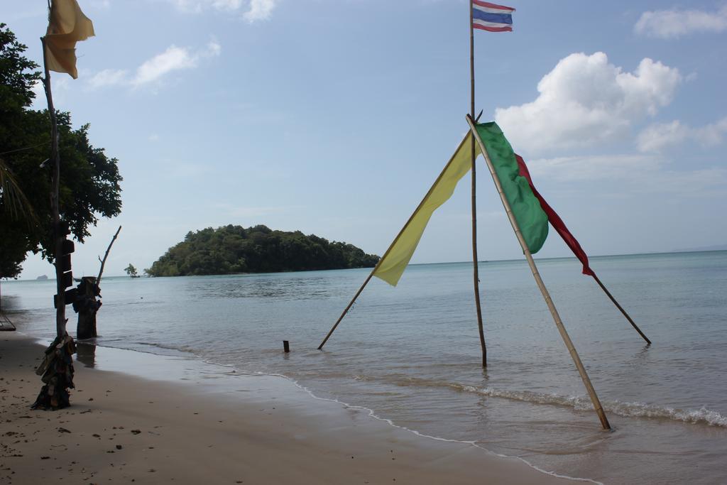 Vacation House Klong Muang Beach Bagian luar foto