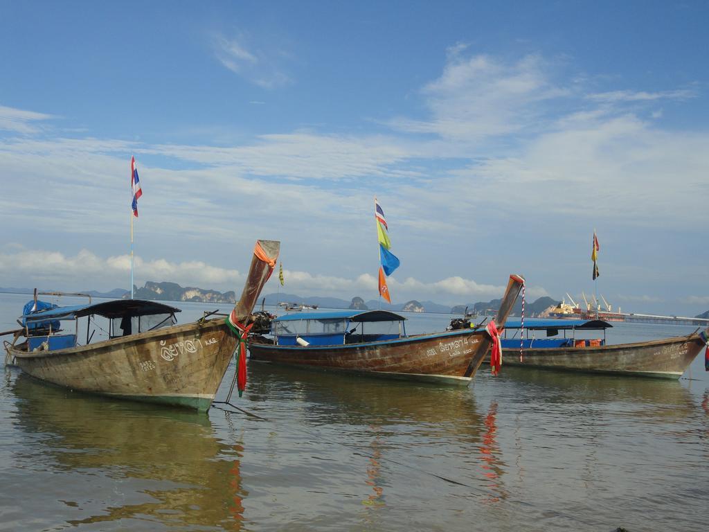 Vacation House Klong Muang Beach Bagian luar foto